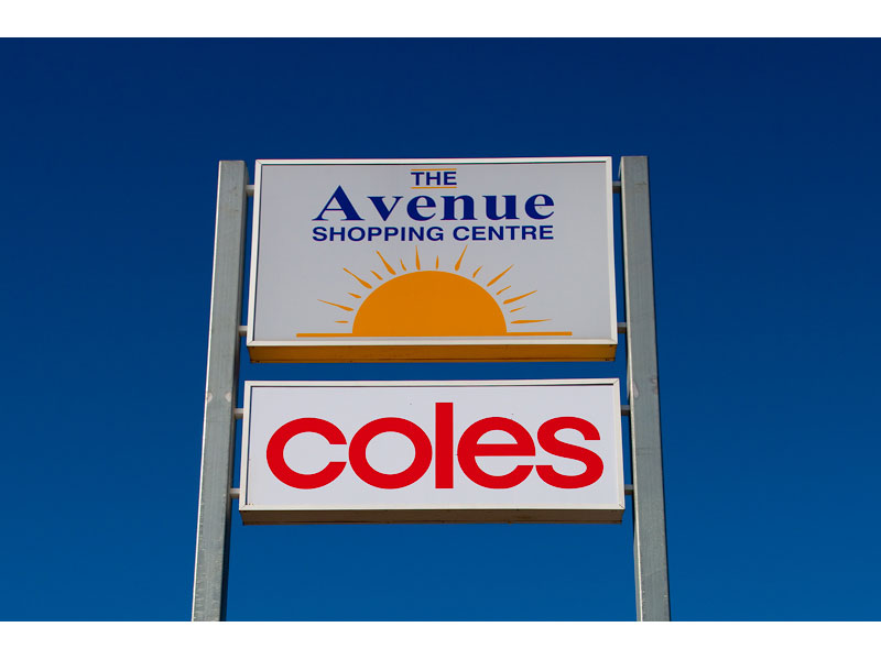 Capture the buyers from Ardeer Shopping Centre and COLES Supermarket Picture 1