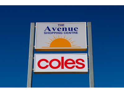 Capture the buyers from Ardeer Shopping Centre and COLES Supermarket Picture