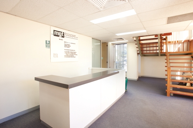 OFFICE, LABORATORY & WAREHOUSE Picture 2