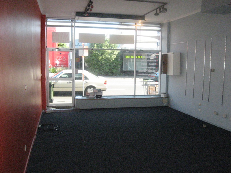 RETAIL / APARTMENT Picture 2