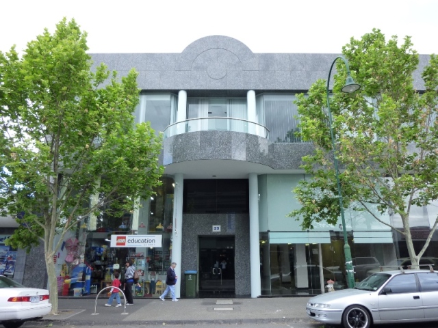 AFFORDABLE OFFICE IN THE HEART OF MOONEE PONDS Picture 1