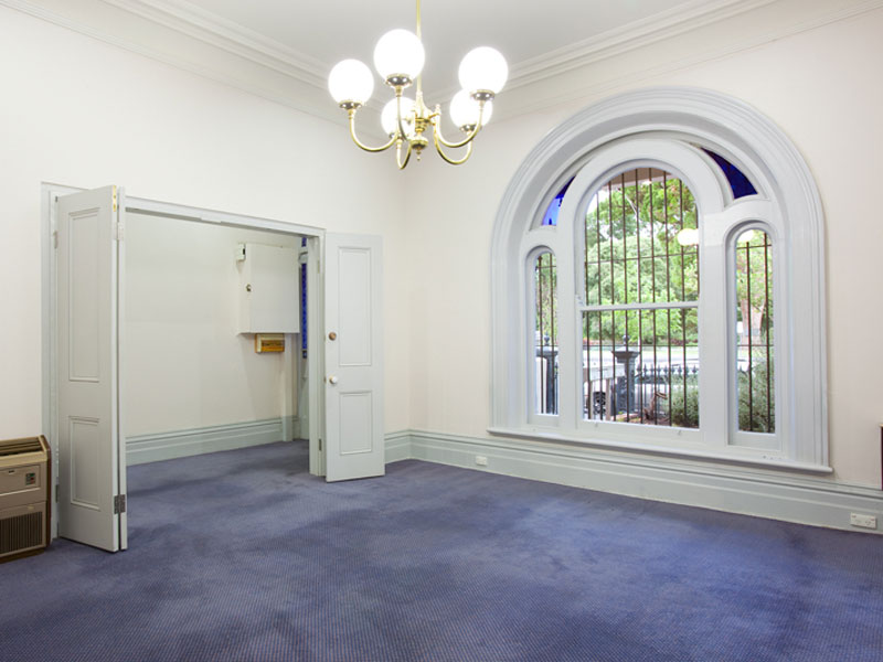 Fully renovated Victorian Balcony office Terrace Building Picture 3