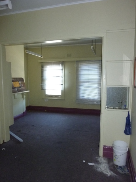 GREAT RETAIL OPPORTUNITY Picture 2