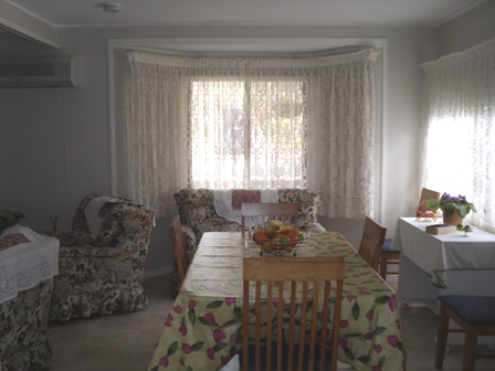 Clean Spacious & Airy Home Picture 2