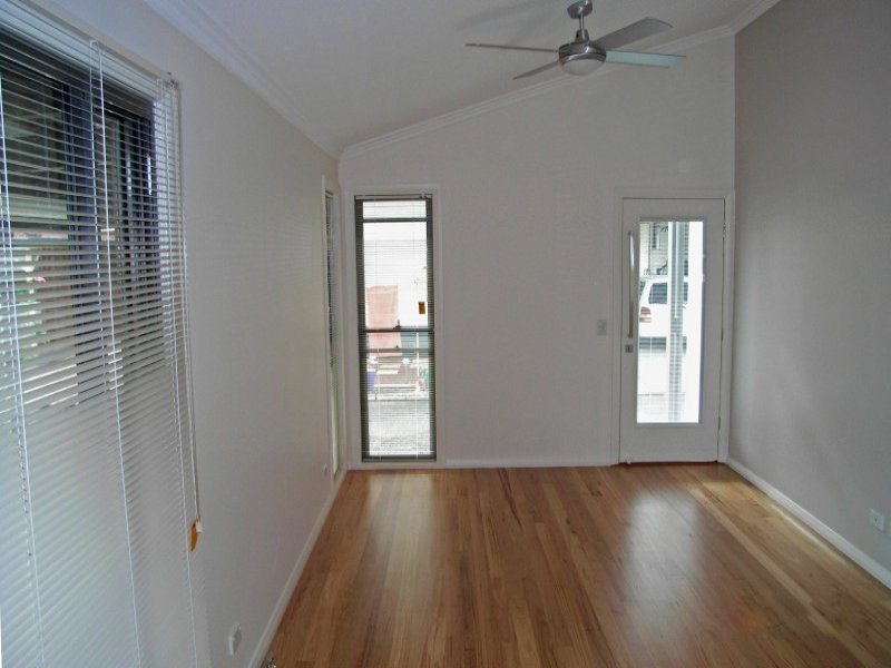 BRAND NEW OWNER WANTS SALE ON THIS RELOCATABLE HOME IN REDHEAD Picture 3