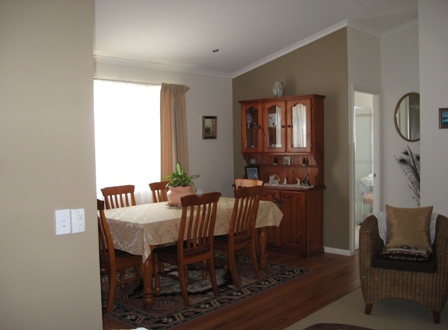 Modern 2 Bedroom Home Picture 2