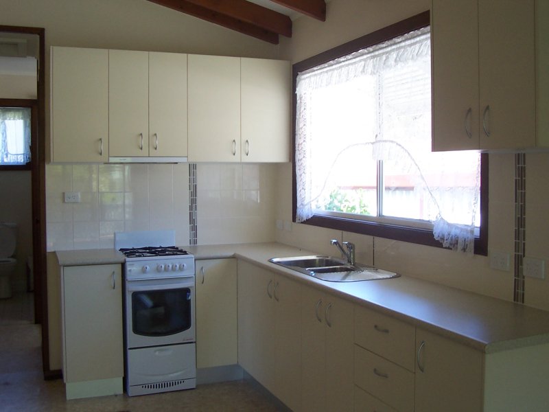 NEWLY RENOVATED 2 BEDROOM HOME Picture 3