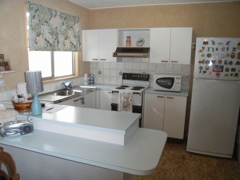 PRICED TO PLEASE RELOCATABLE HOME FOR AN IMMEDIATE SALE- REDHEAD NEWCASTLE Picture 2