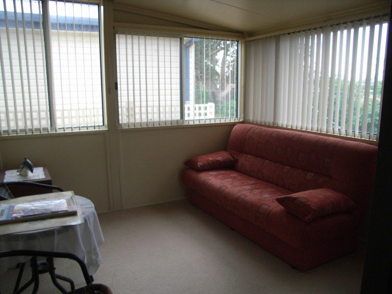 PRICED TO PLEASE RELOCATABLE HOME FOR AN IMMEDIATE SALE- REDHEAD NEWCASTLE Picture 3