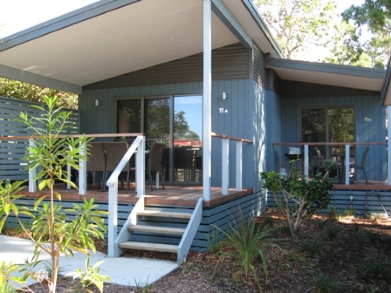 WATERSIDE INVESTMENT AT ITS BEST - INCOME & ENJOY Picture 1