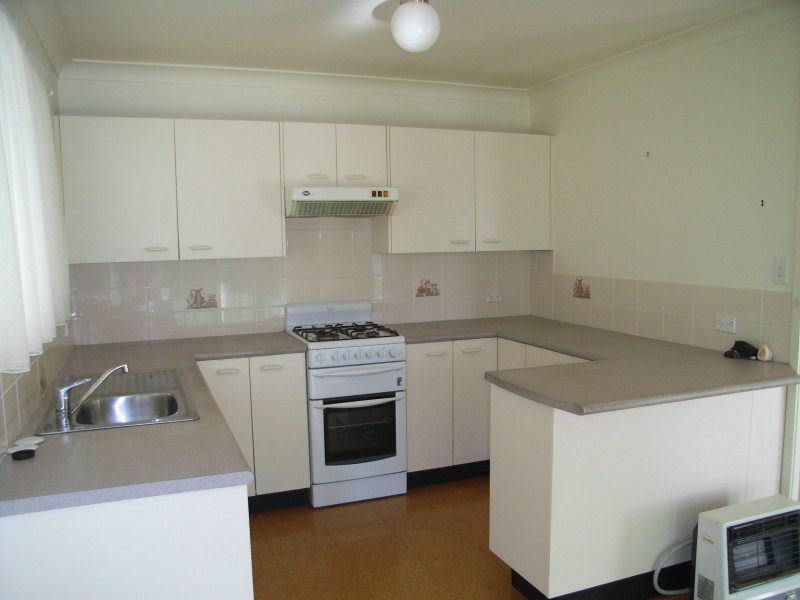 GREAT LOCATION - REDHEAD BEACH Picture 3