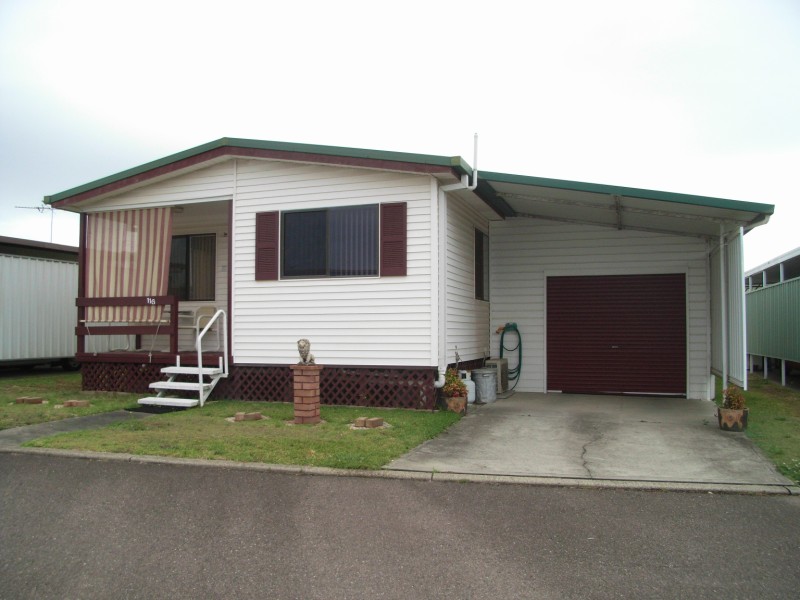 REDHEAD BEACH - NEAT AND TIDY Picture 1