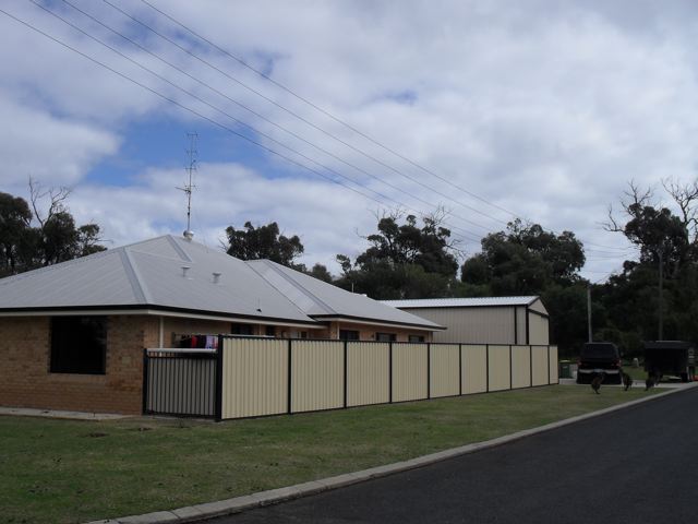 Deluxe Family Home Picture 2