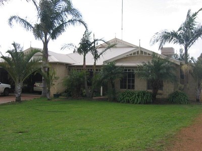 'MASIVE REDUCTION'SIMPLY STUNNING Picture