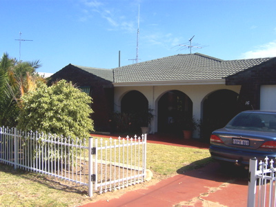 CENTRAL LOCATION Picture 2