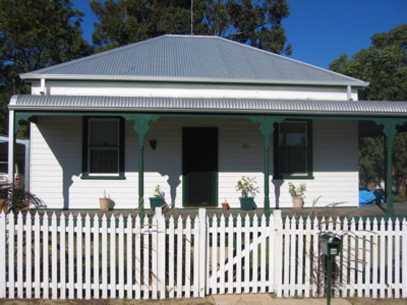 CHARMING CHARACTER HOME ALL RESONABLE OFFERS CONSIDERED Picture 1