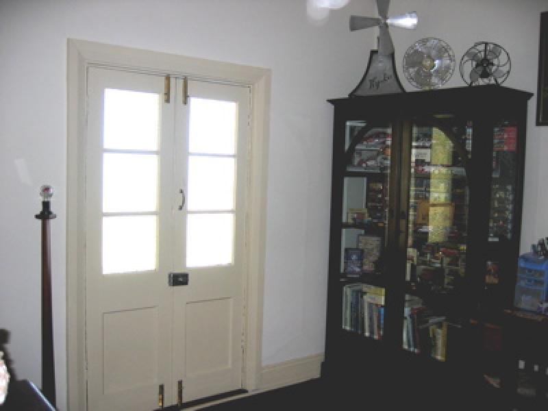 CHARMING CHARACTER HOME ALL RESONABLE OFFERS CONSIDERED Picture 2