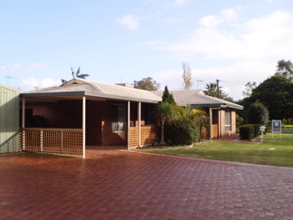 CLOSE TO EVERYTHING Picture 2