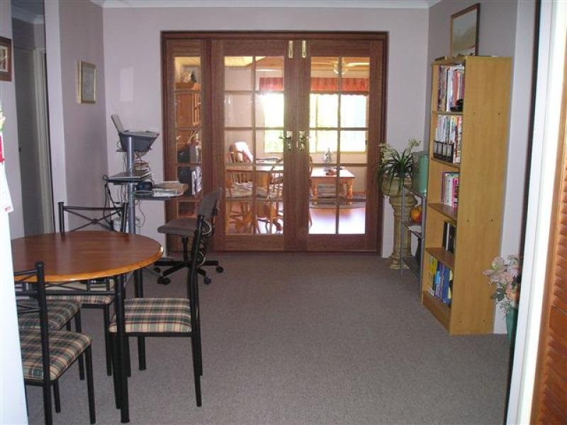 EXECUTIVE HOME Picture 2