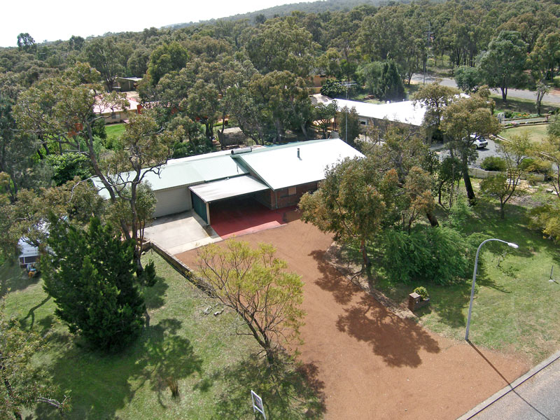 QUICK SALE PRICE-STUNNING HOME Picture 1