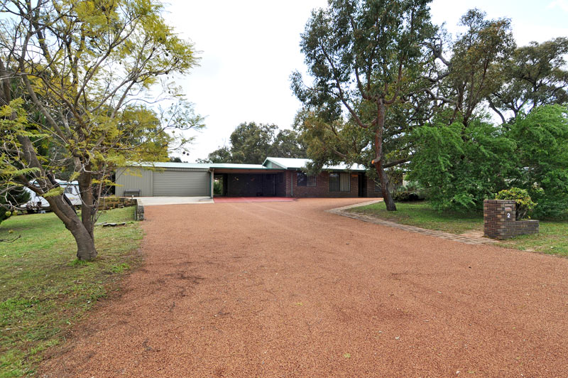 QUICK SALE PRICE-STUNNING HOME Picture 2