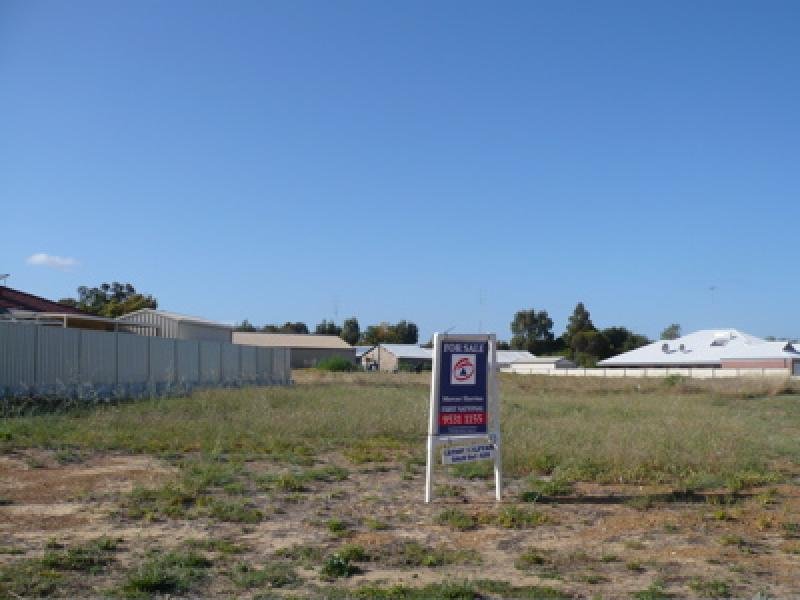 GREAT BLOCK - FABULOUS LOCATION ALL REASONABLE OFFERS CONSIDERED Picture 1