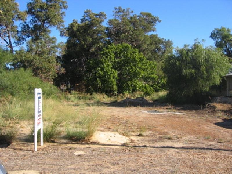 HERE'S THE LAND-BUILD YOUR HOME Picture 3