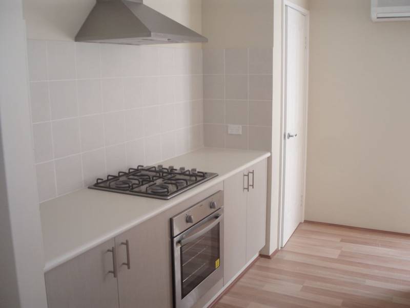 OVER 55's TAKE NOTE! Picture 3