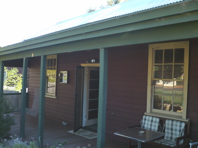 QUAINT COTTAGE MILL HOME Picture 2