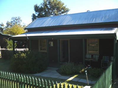 QUAINT COTTAGE MILL HOME Picture