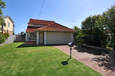 LOCATION, LIFESTYLE, VIEWS Picture 3