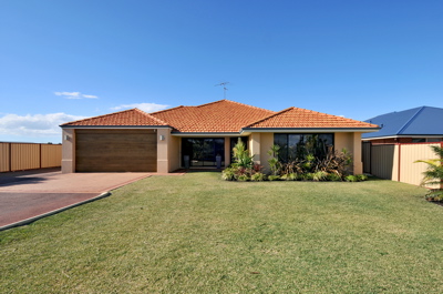 WHEN STYLE AND LUXURY COUNT Picture 1