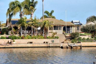 PRESTIGE LOCATION Picture 1