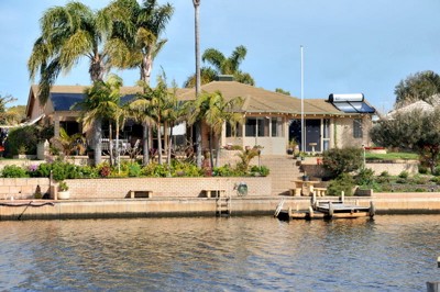 PRESTIGE LOCATION Picture