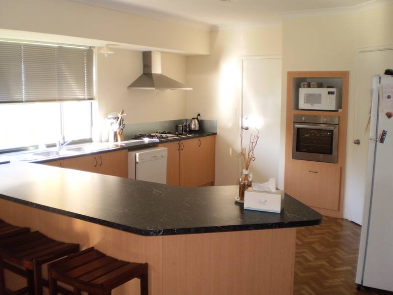 GREAT BUYING IN RAVENSWOOD Picture 2