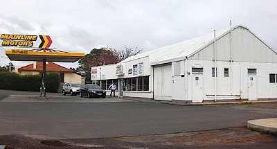 FREEHOLD PREMISES WITH OPTION TO BUY OR LEASE BUSINESS Picture