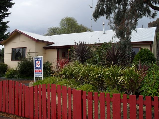 SUPERB LOCATION Picture 3