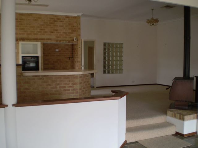 Modern home on Canals Picture 3