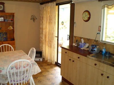 FAUTLESS FAMILY HOME Picture 3