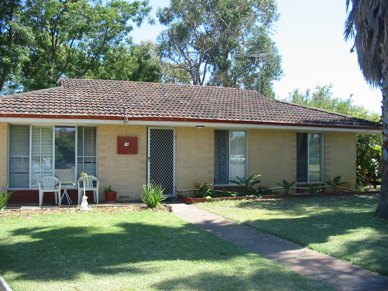 Great home in quiet location Picture 1