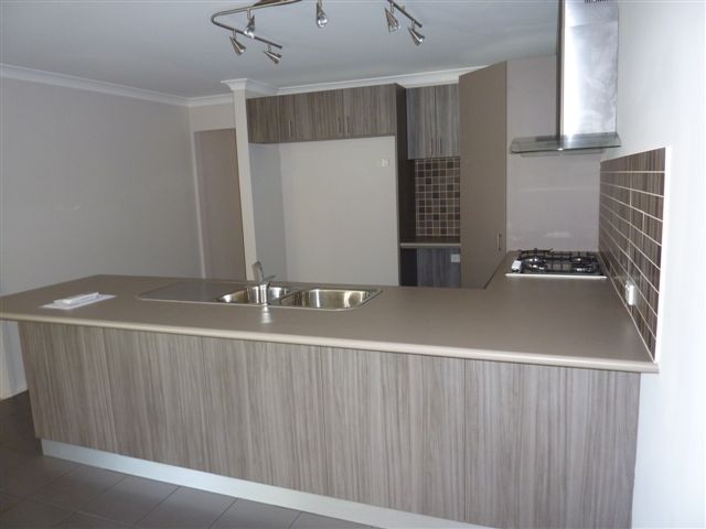 ST JAMES ON HILL BODDINGTON Picture 2