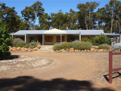 COUNTRY RETREAT Picture 1