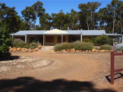 COUNTRY RETREAT Picture COUNTRY RETREAT Picture