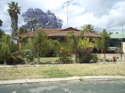 4 BEDROOM HOME Picture 1