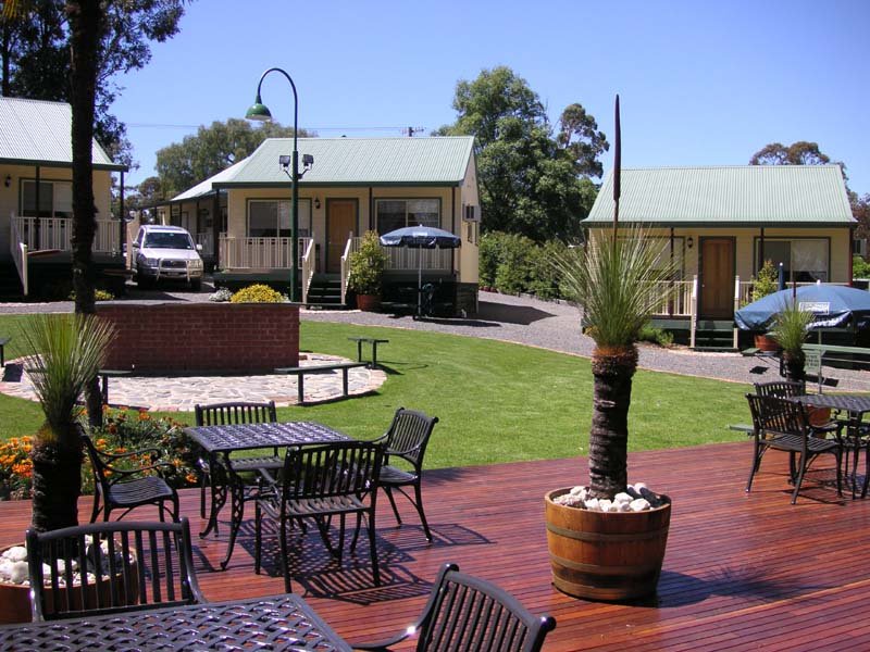 Fully self-contained cottages / Business & freehold (Central Victoria) Picture 1