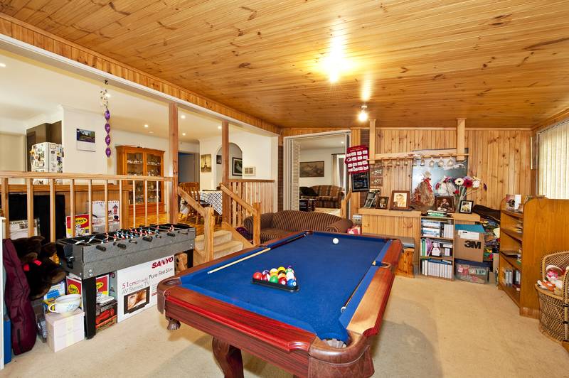 Cherished home in prime location! Picture 3