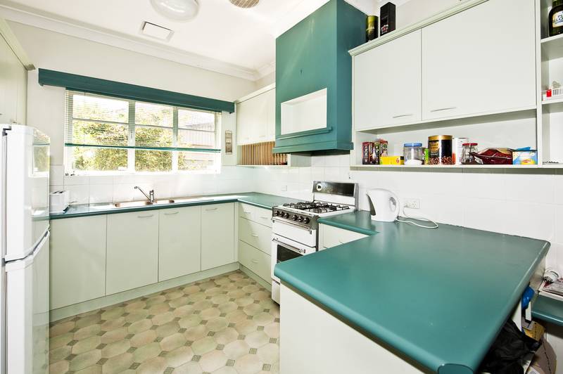 Short Stroll to It All! Picture 2