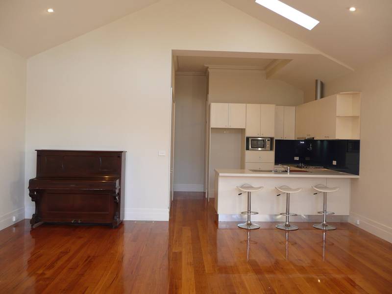 Renovated Open Plan Delight Picture 2