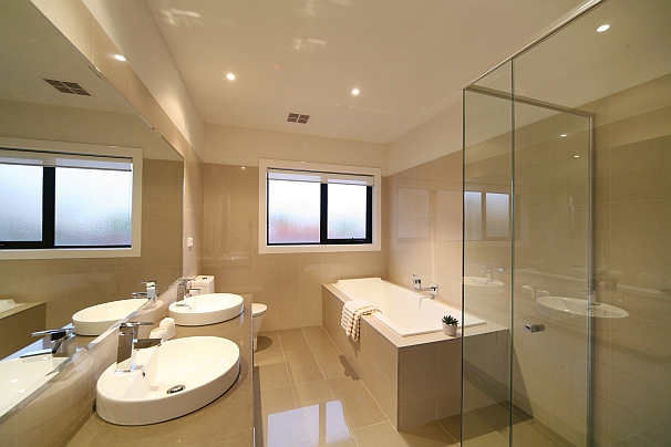 Freestanding & Fabulously finished! Picture 2