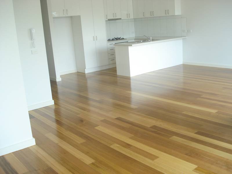 Stunning Open Plan Designer Apartment Picture 2